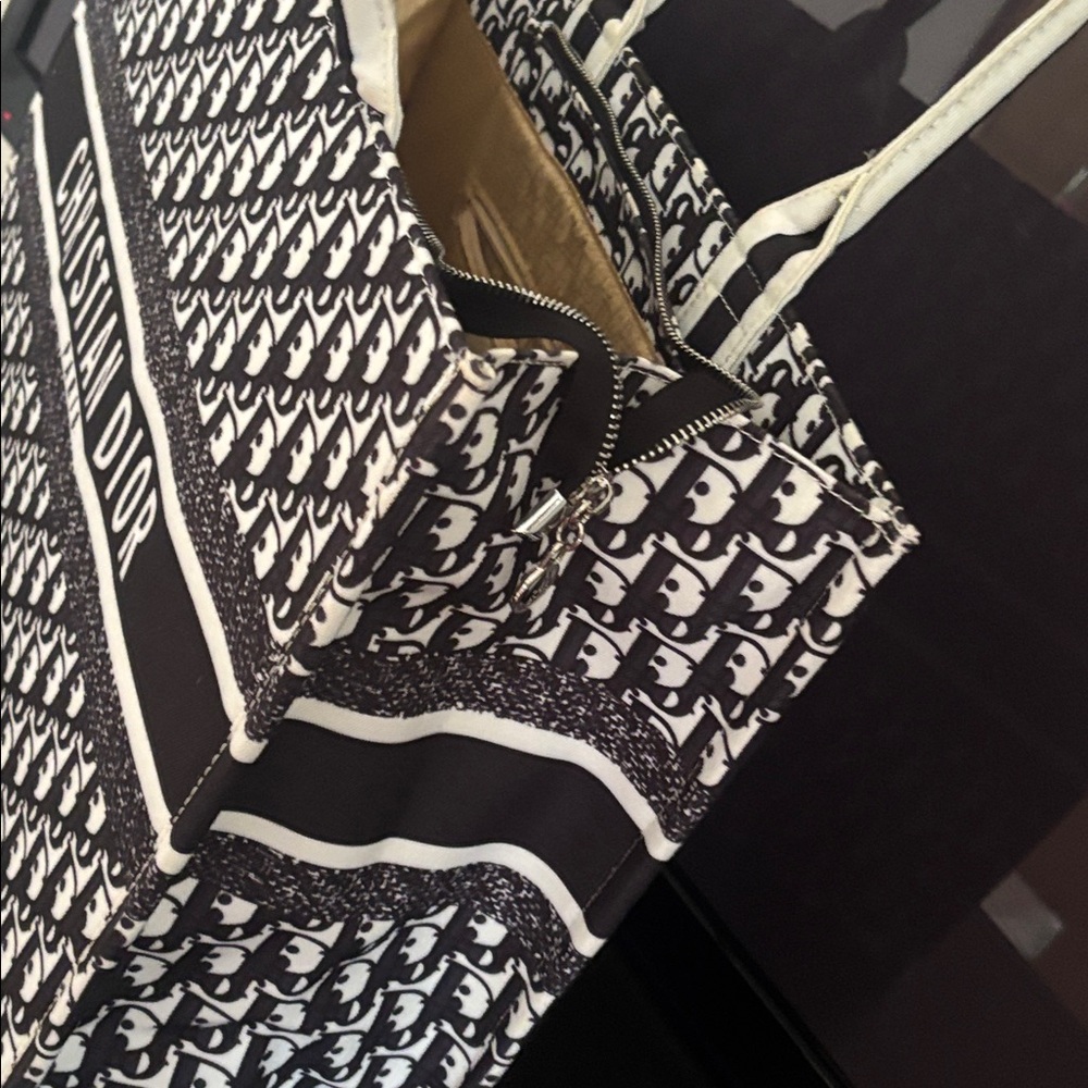 Black and White Tote Bag - Picture 9 of 9